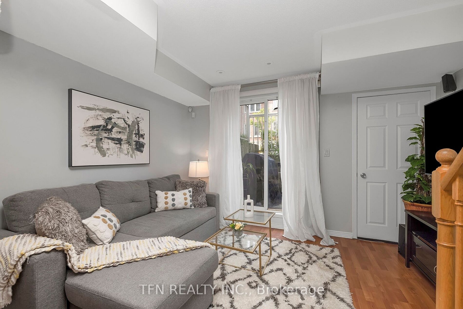 60 Turntable Cres, #81