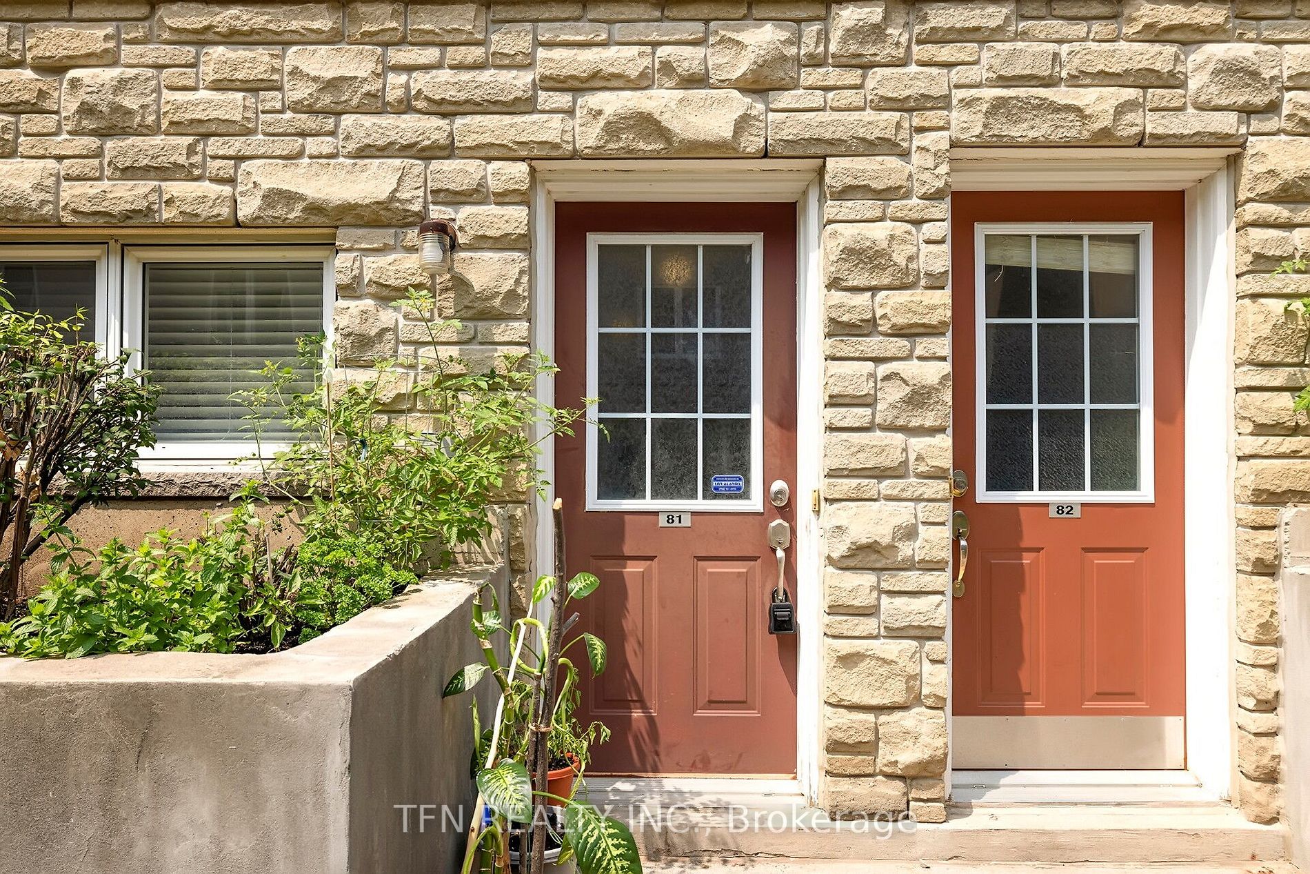 60 Turntable Cres, #81