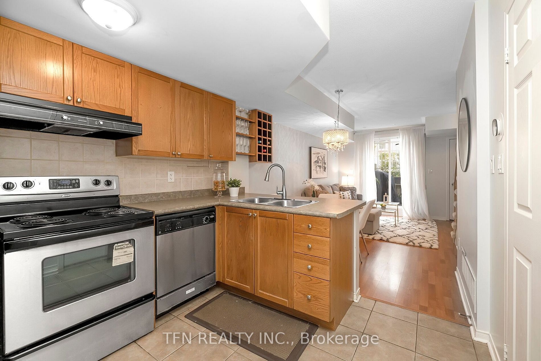 60 Turntable Cres, #81