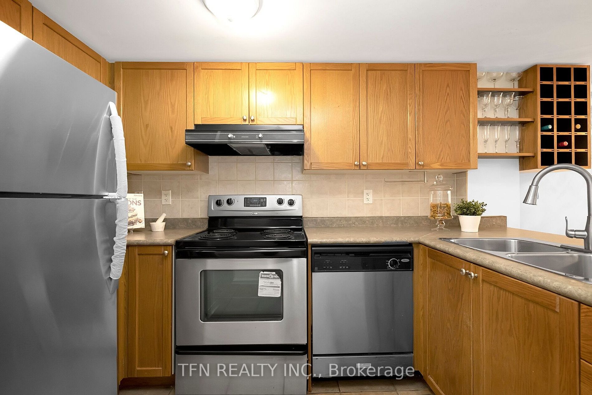 60 Turntable Cres, #81