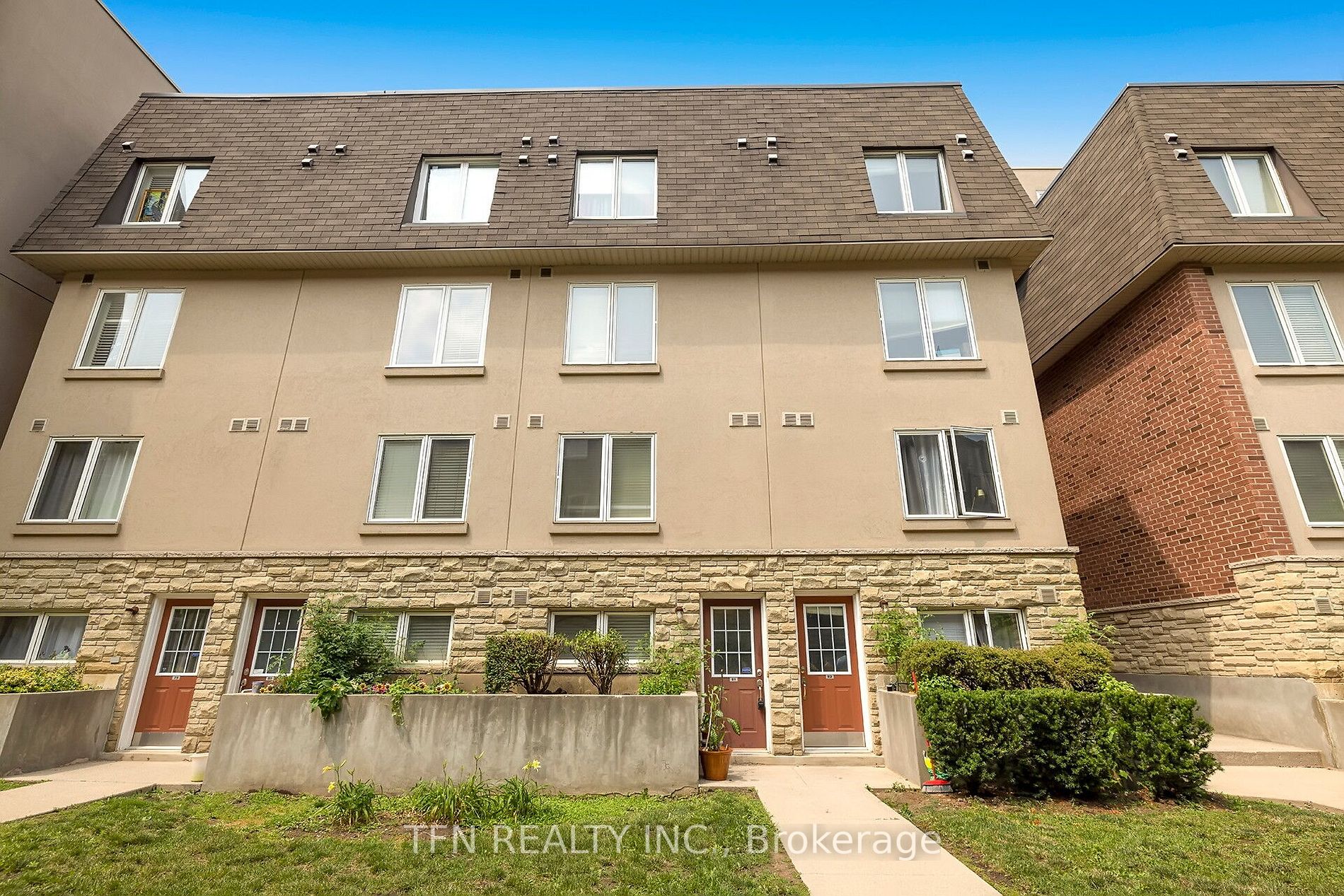 60 Turntable Cres, #81