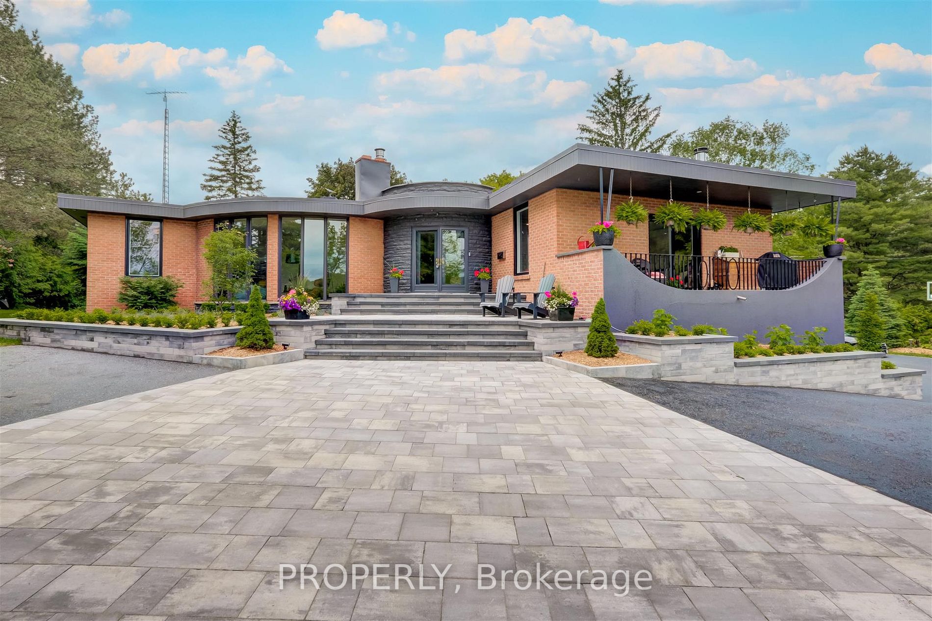 Listing W6671532 - Large Photo # 2