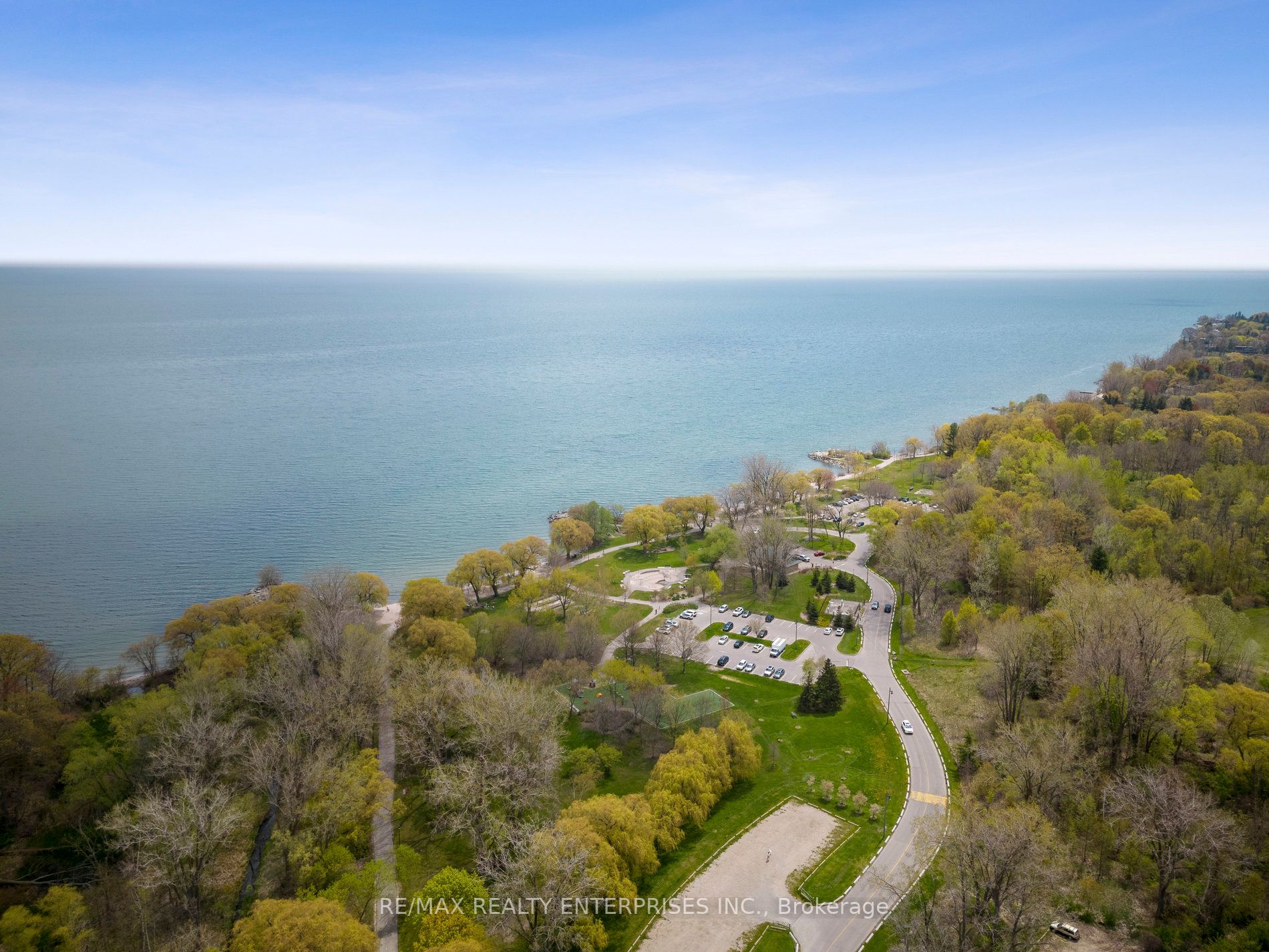 1061 Lorne Park Rd