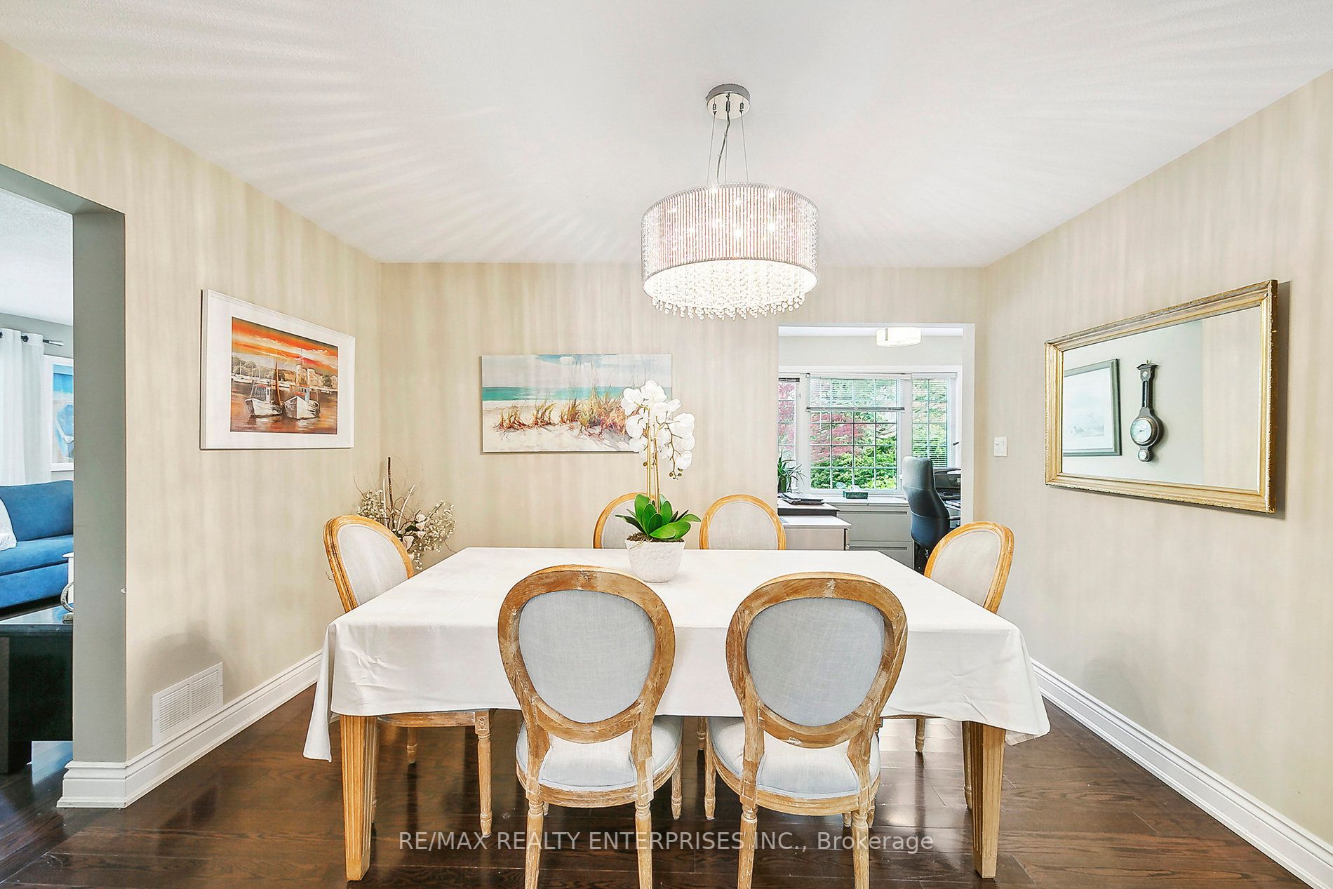 1061 Lorne Park Rd
