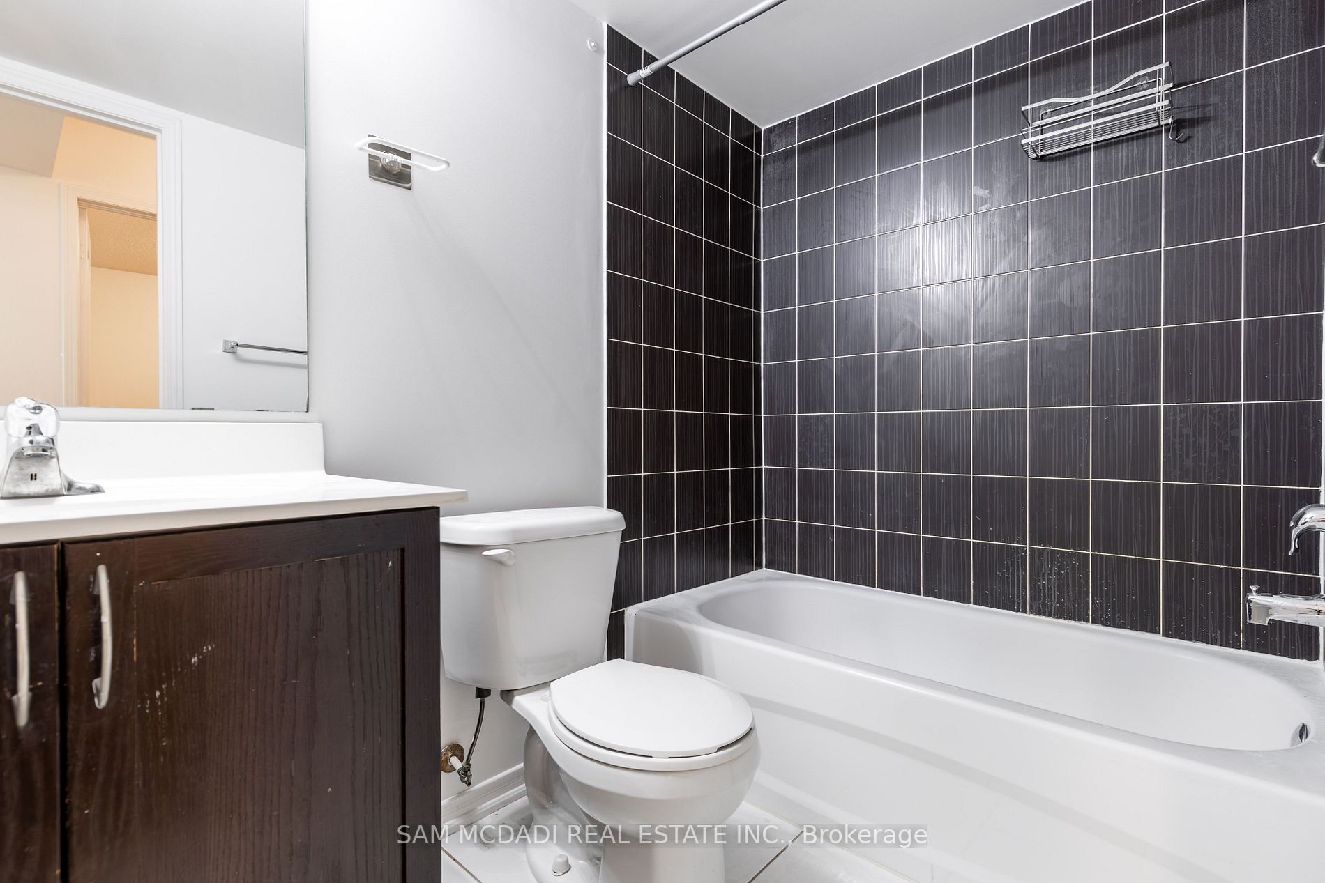Listing W6672800 - Large Photo # 12
