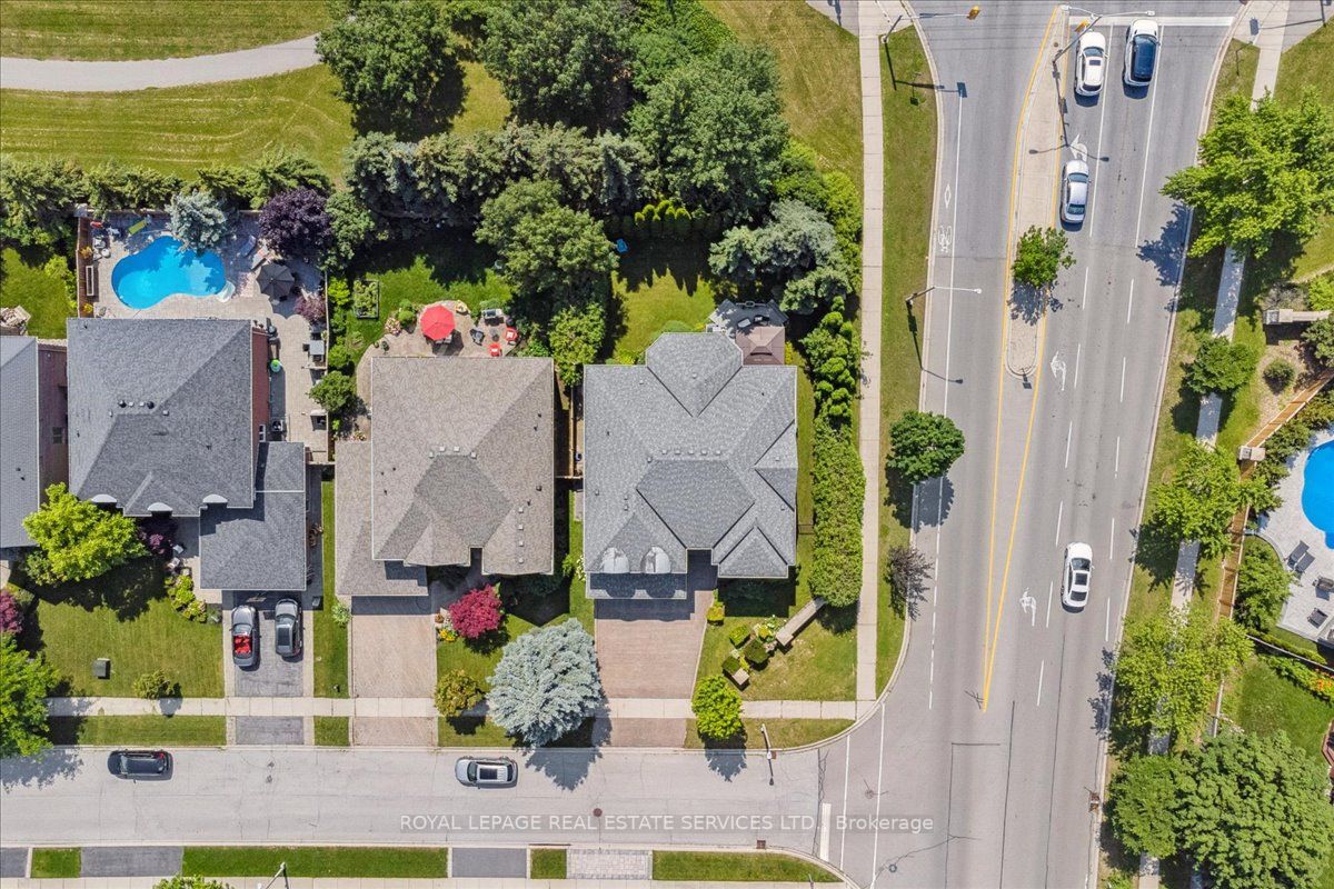 1042 Trailview Dr