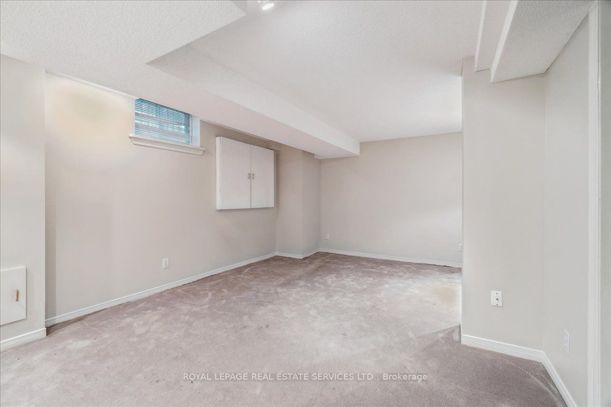 1042 Trailview Dr