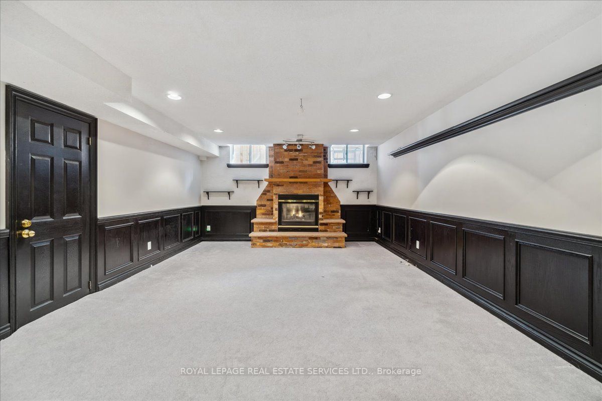 1042 Trailview Dr
