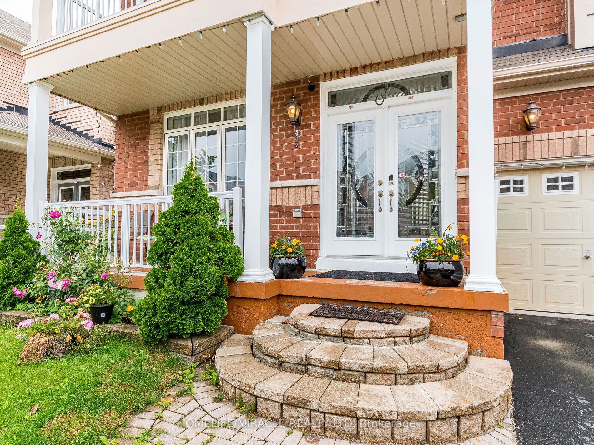 25 Maverick Cres