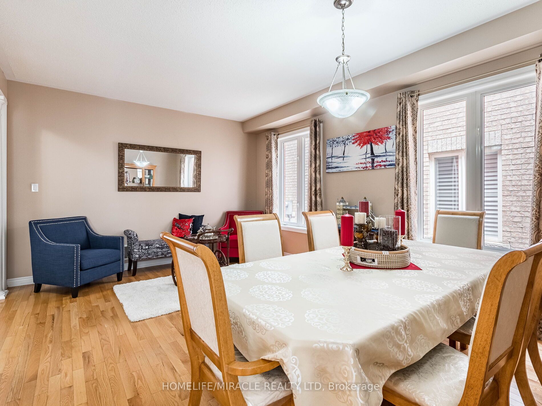 25 Maverick Cres