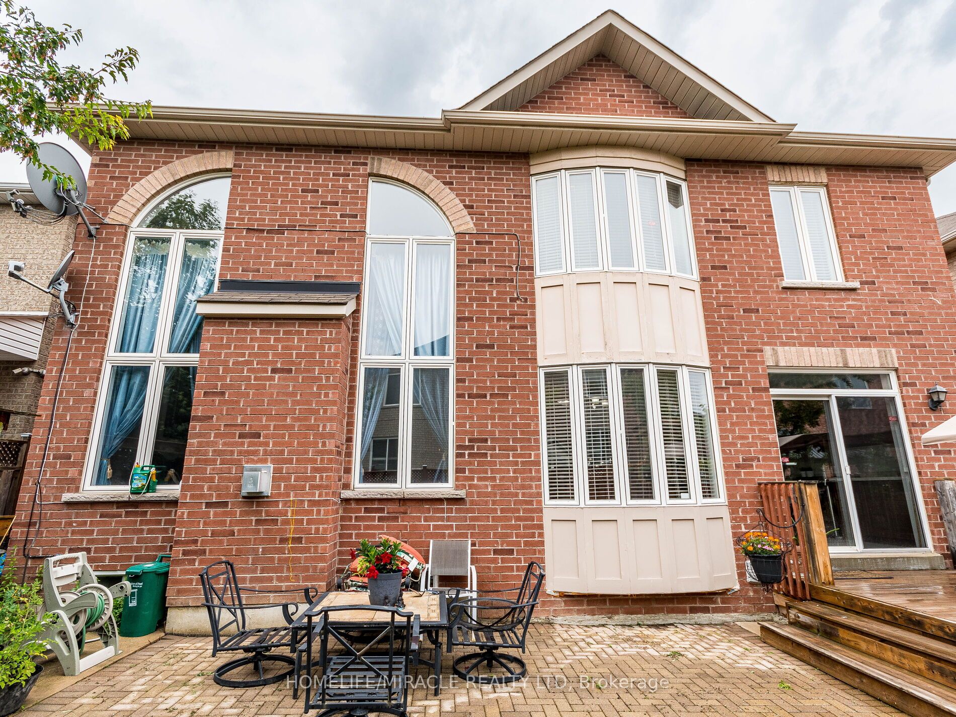25 Maverick Cres
