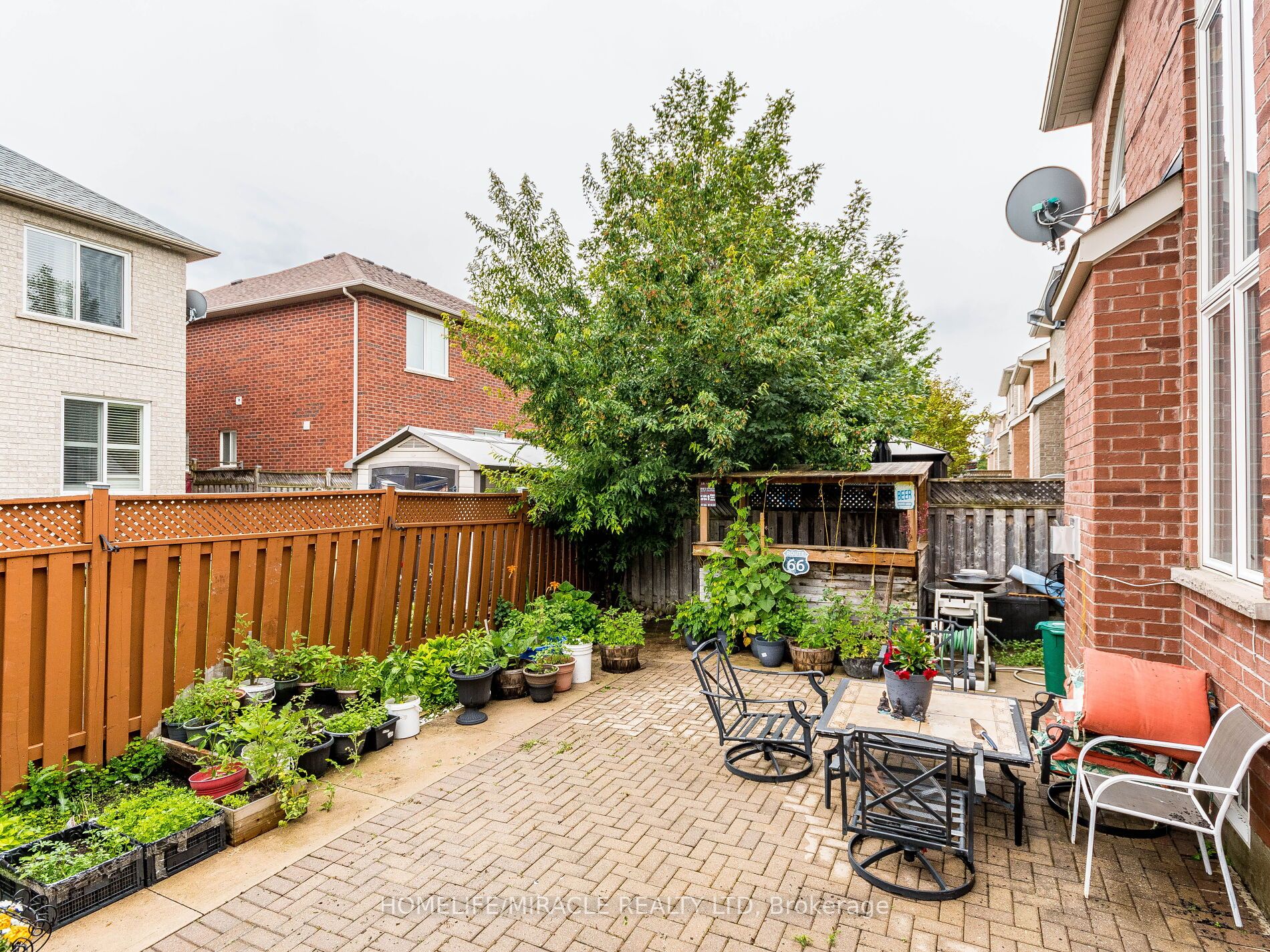 25 Maverick Cres