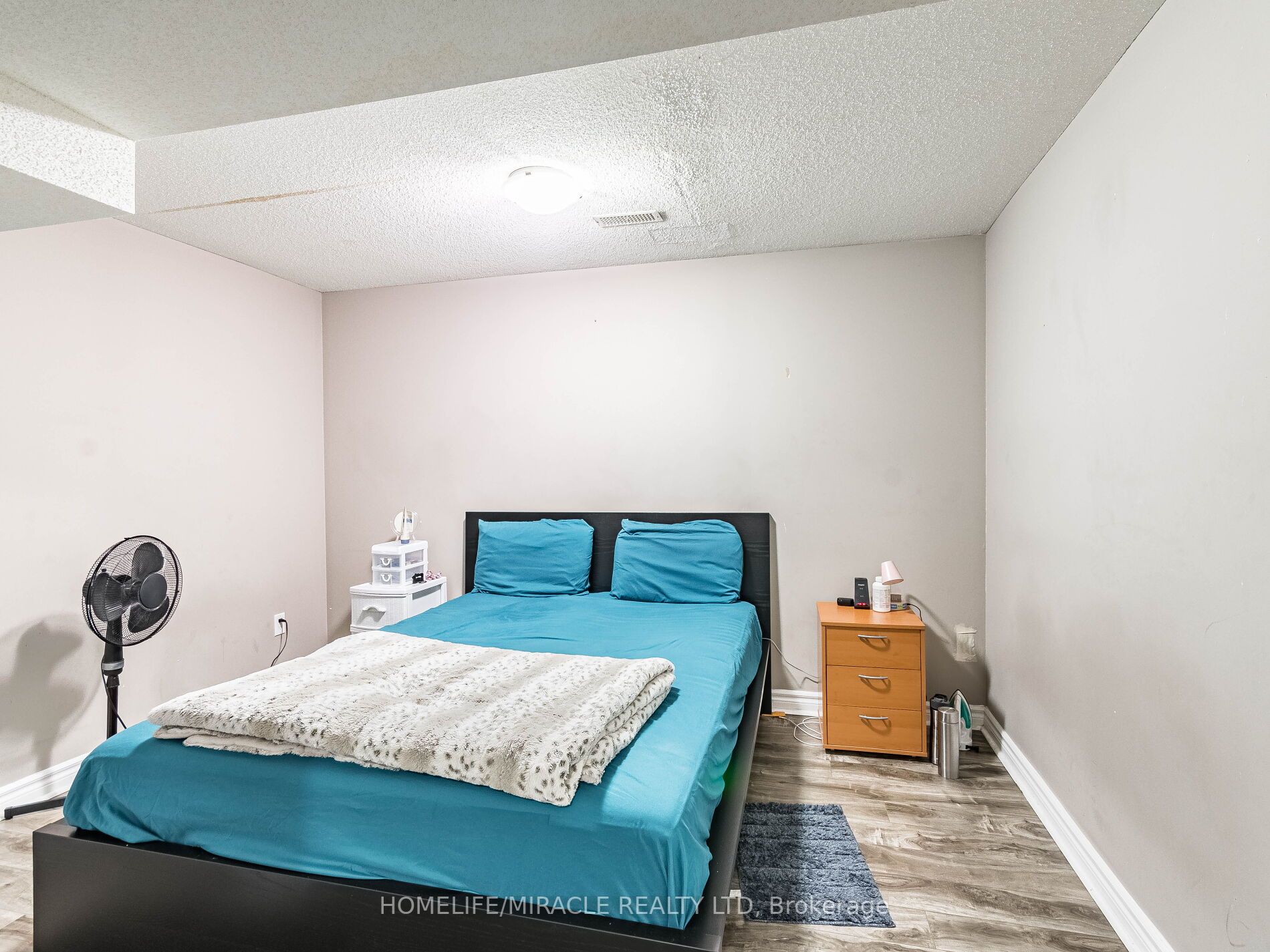 25 Maverick Cres