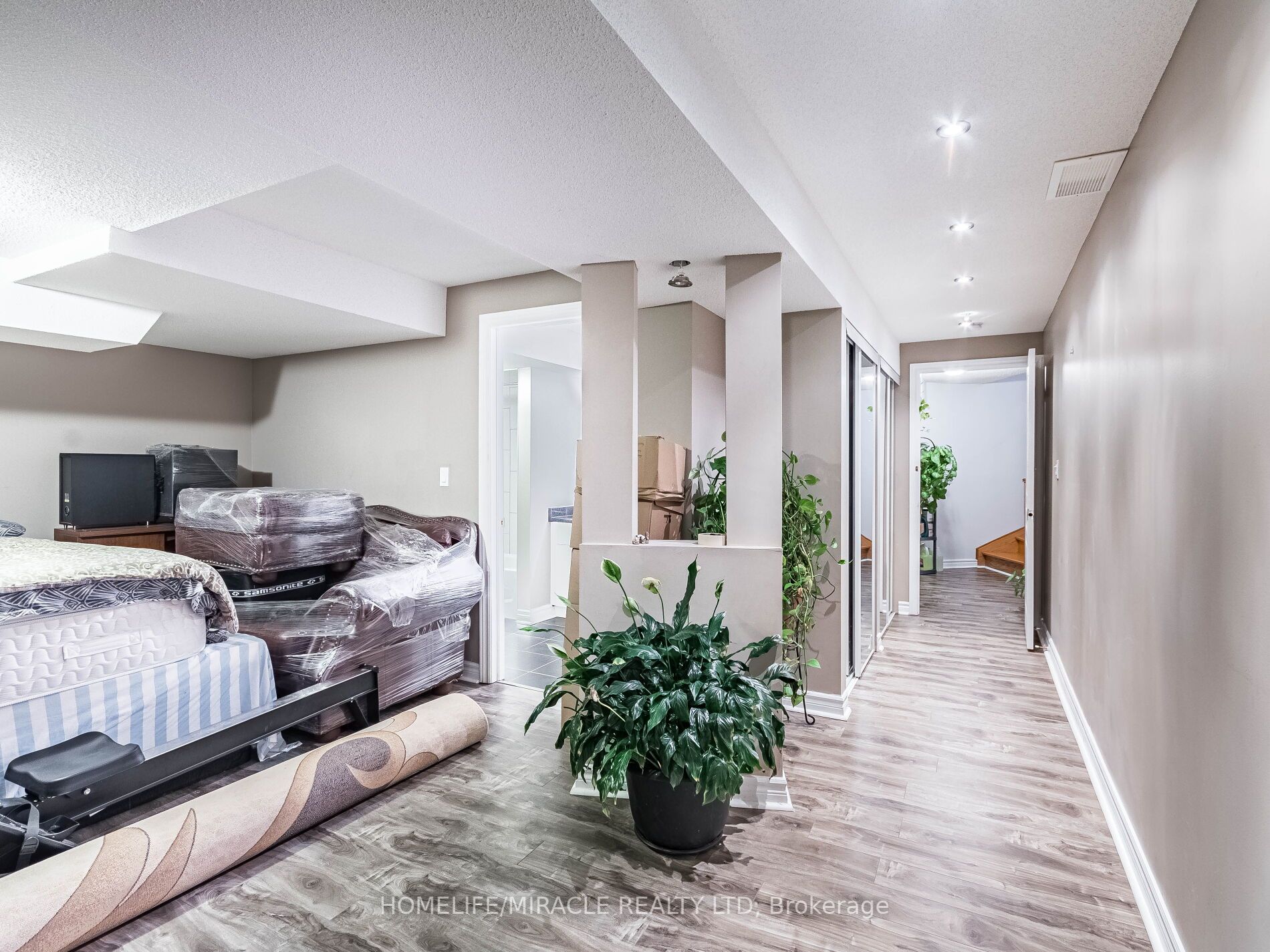 25 Maverick Cres