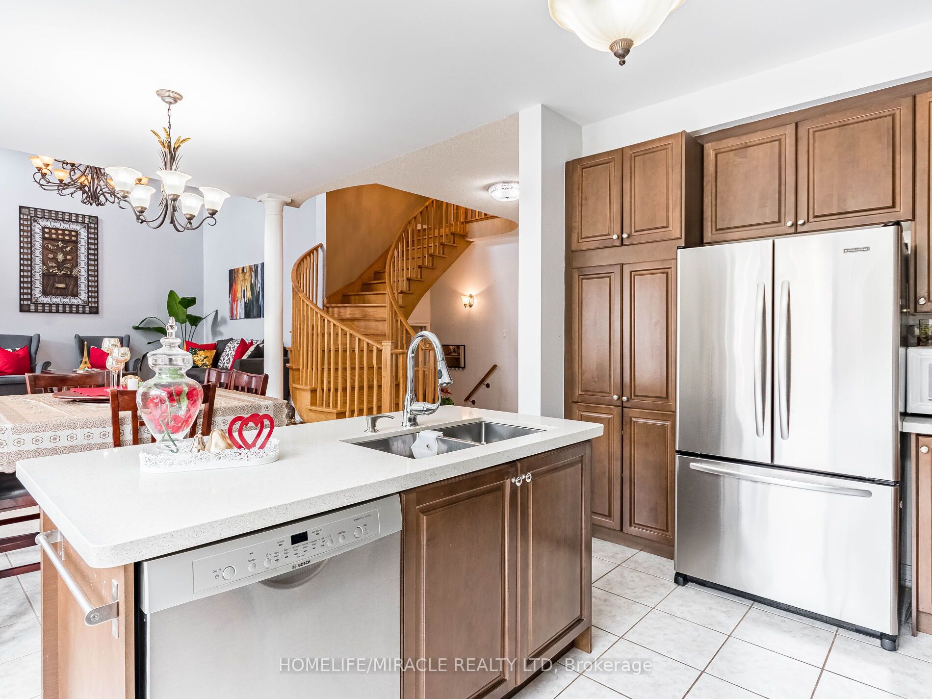 25 Maverick Cres