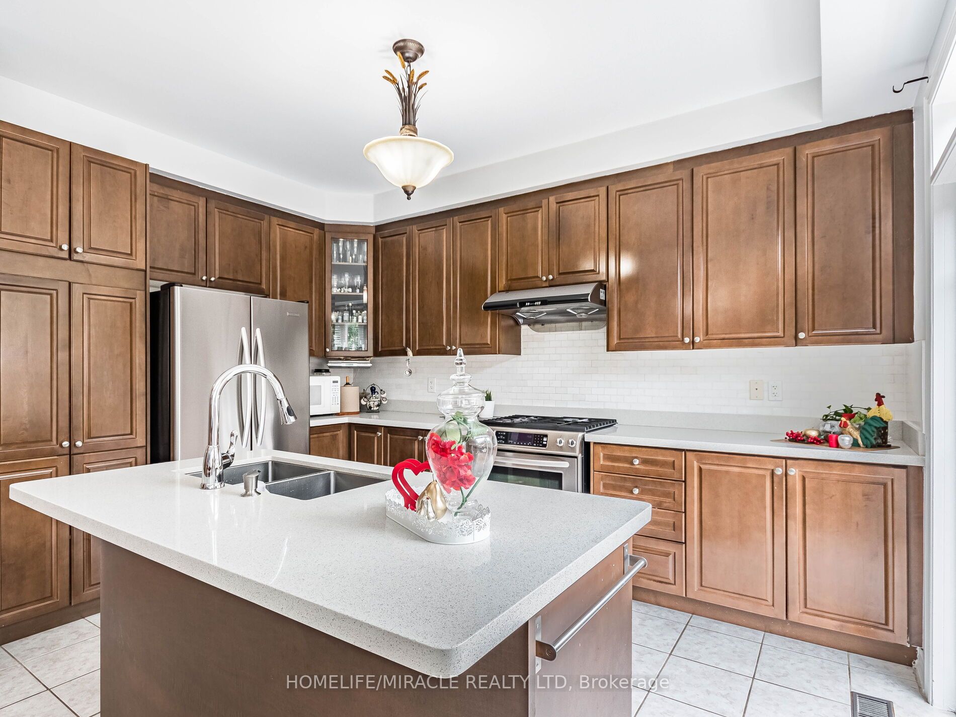 25 Maverick Cres