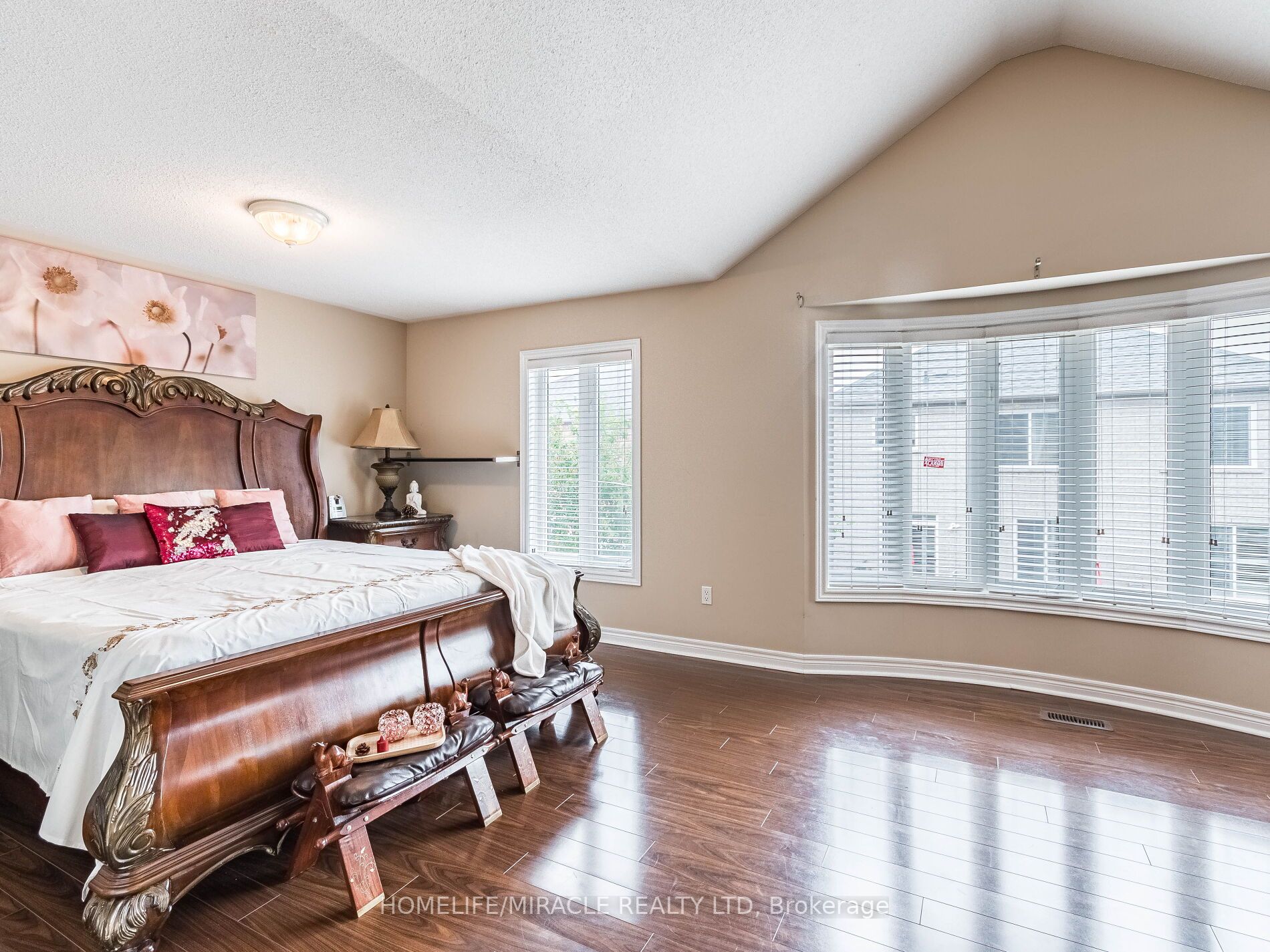 25 Maverick Cres