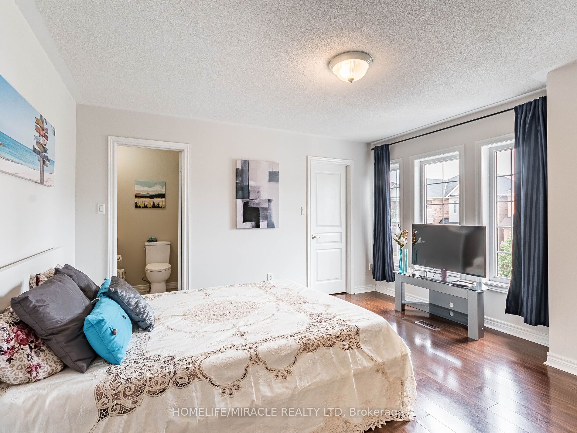 25 Maverick Cres