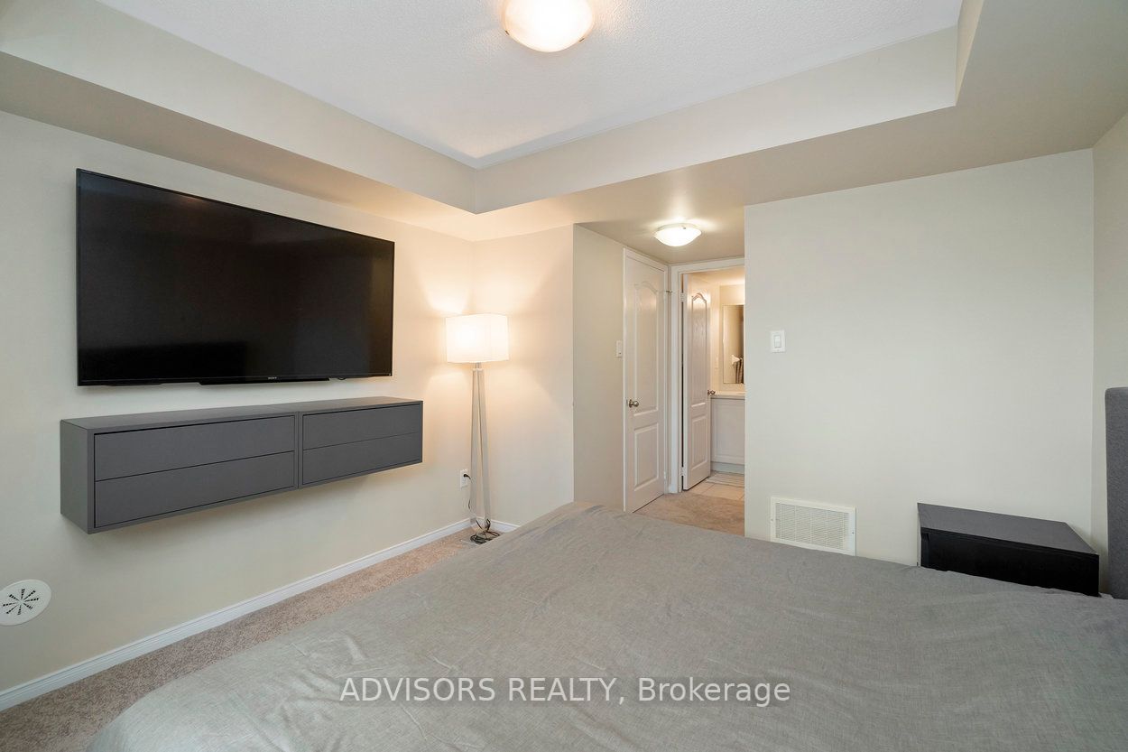 5625 Oscar Peterson Boulevard, #1