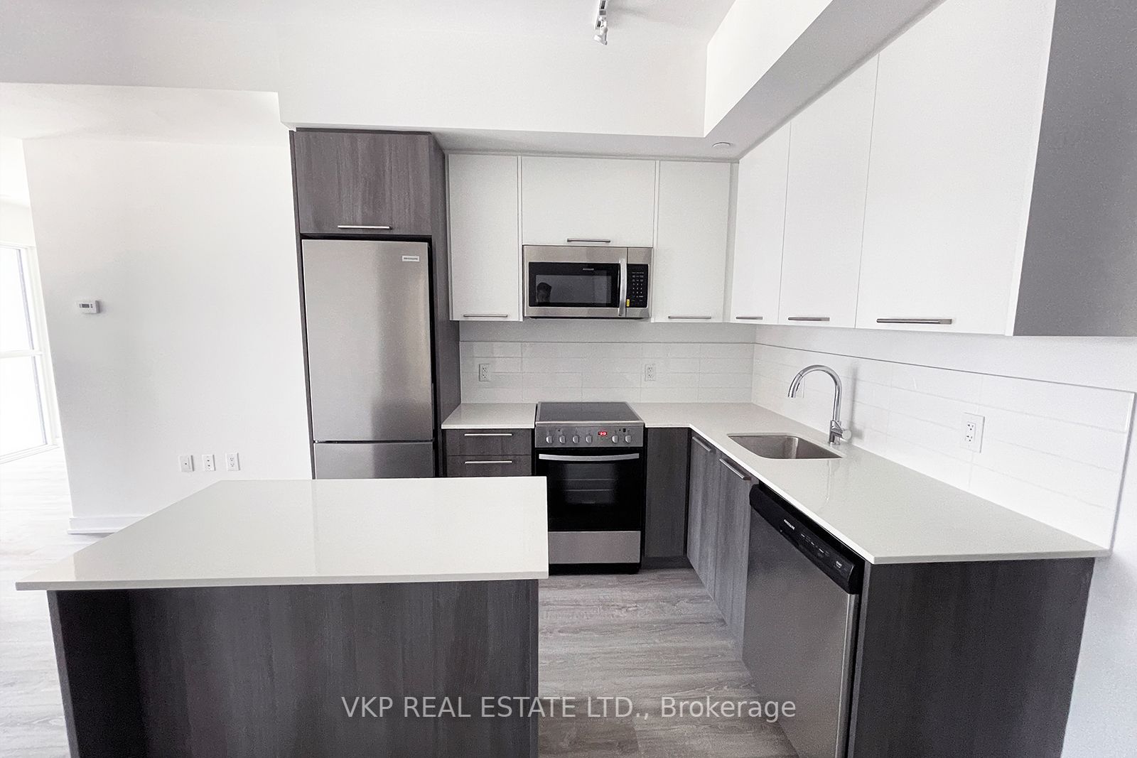 25 Neighbourhood Lane, #303