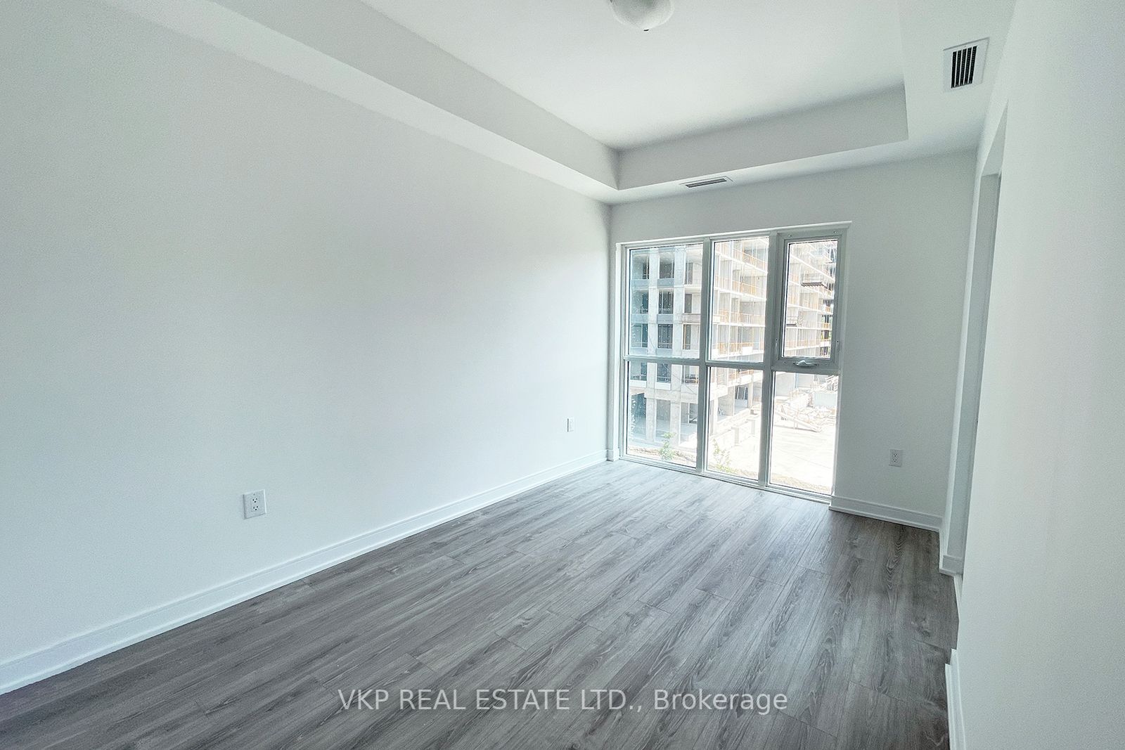 25 Neighbourhood Lane, #303
