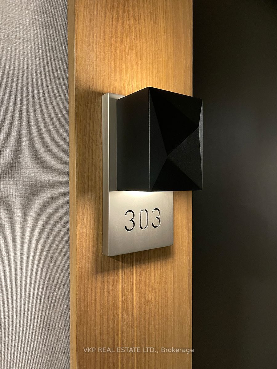 25 Neighbourhood Lane, #303