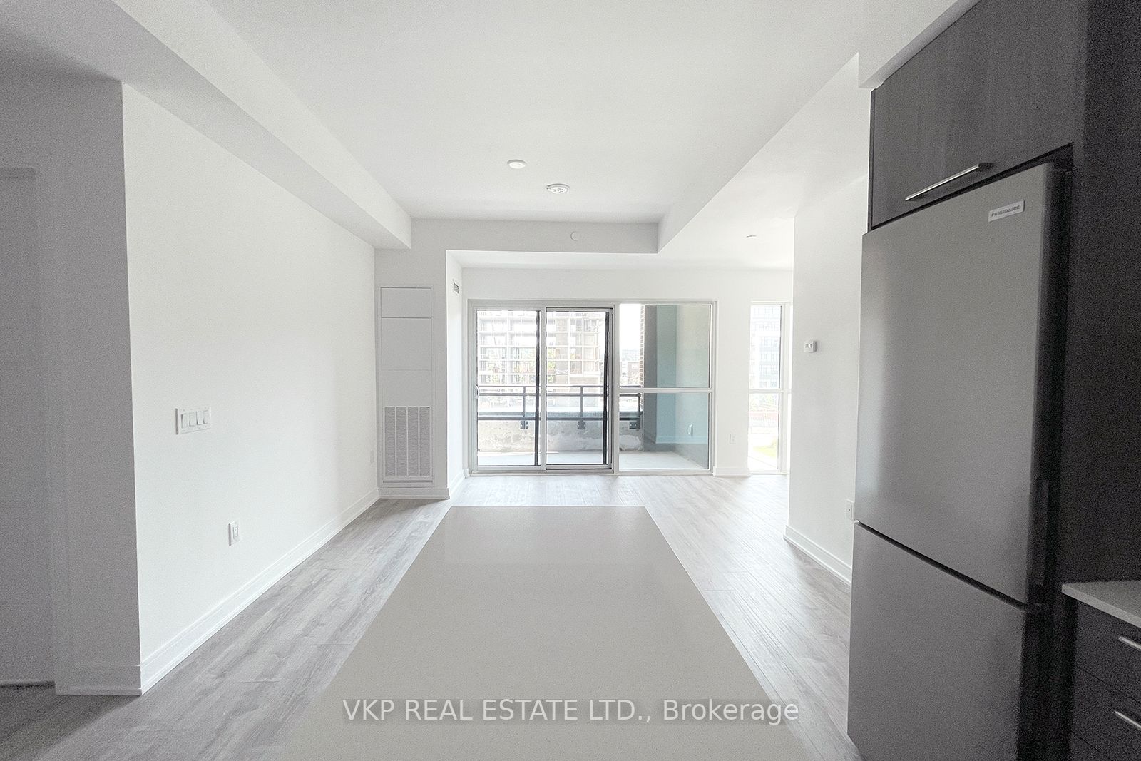 25 Neighbourhood Lane, #303