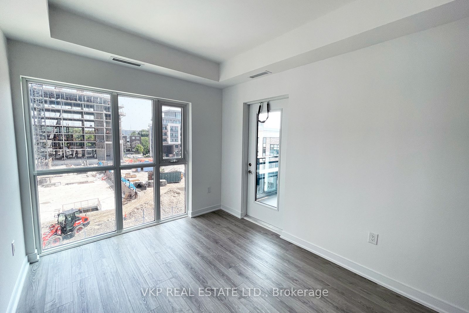 25 Neighbourhood Lane, #303