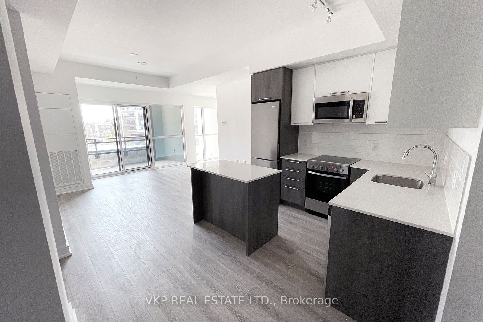 25 Neighbourhood Lane, #303