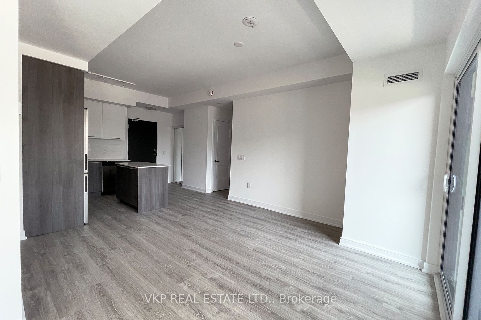 25 Neighbourhood Lane, #303