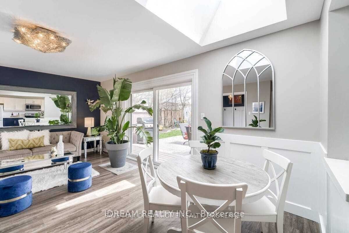 15 Burgby Ave S