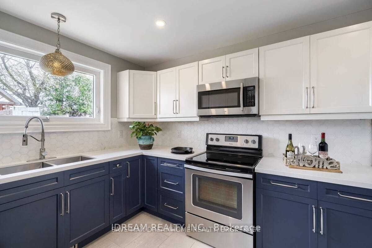 15 Burgby Ave S