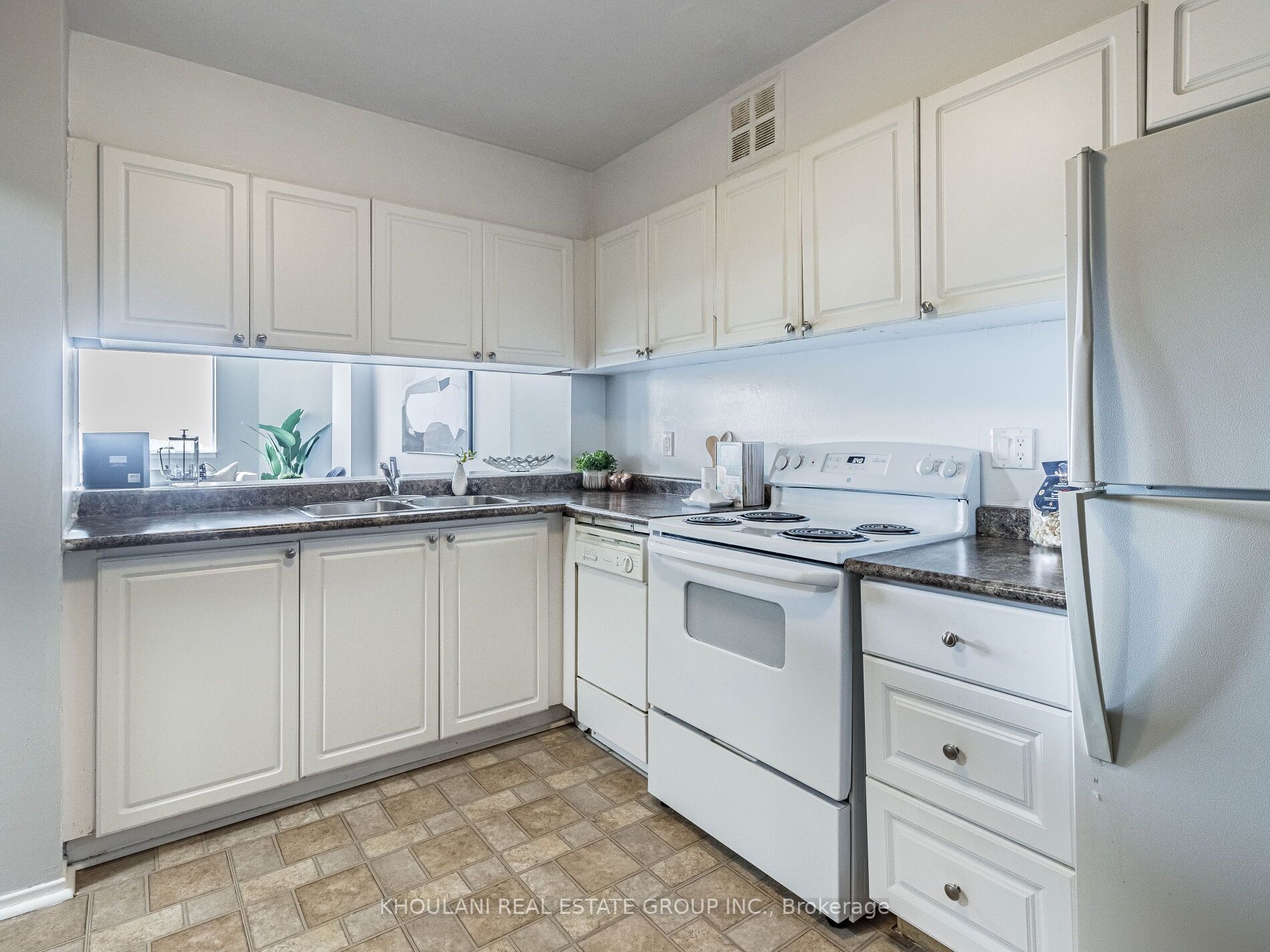 234 Albion Rd, #1412