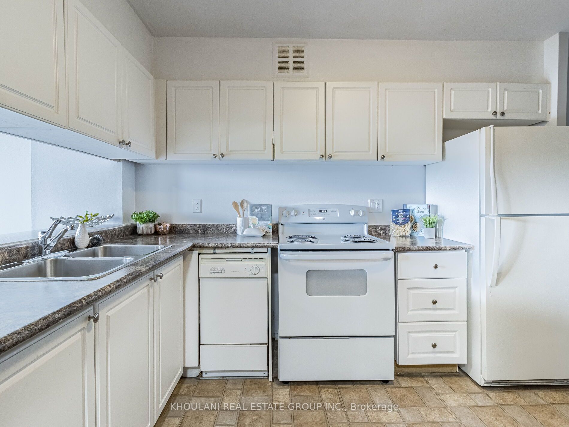 234 Albion Rd, #1412