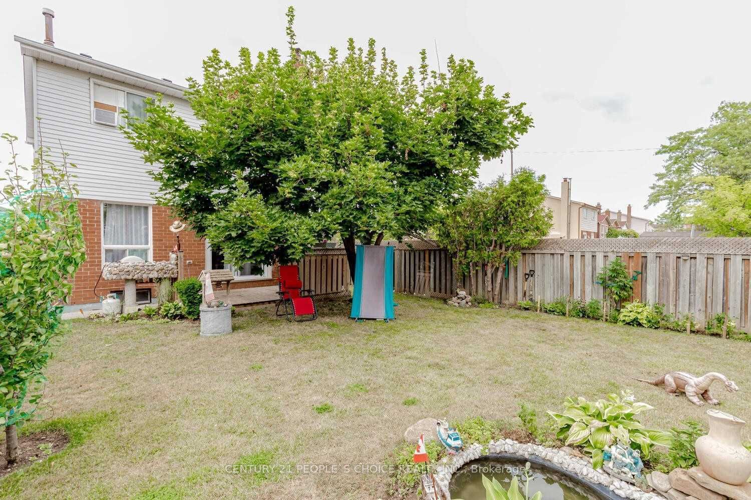 84 Stephensen Crt