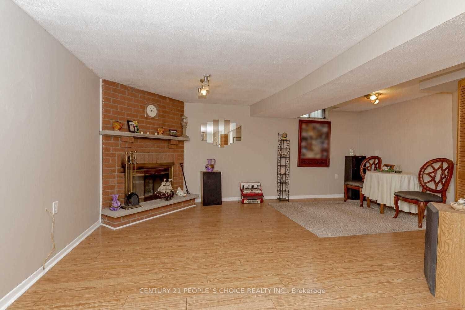 84 Stephensen Crt
