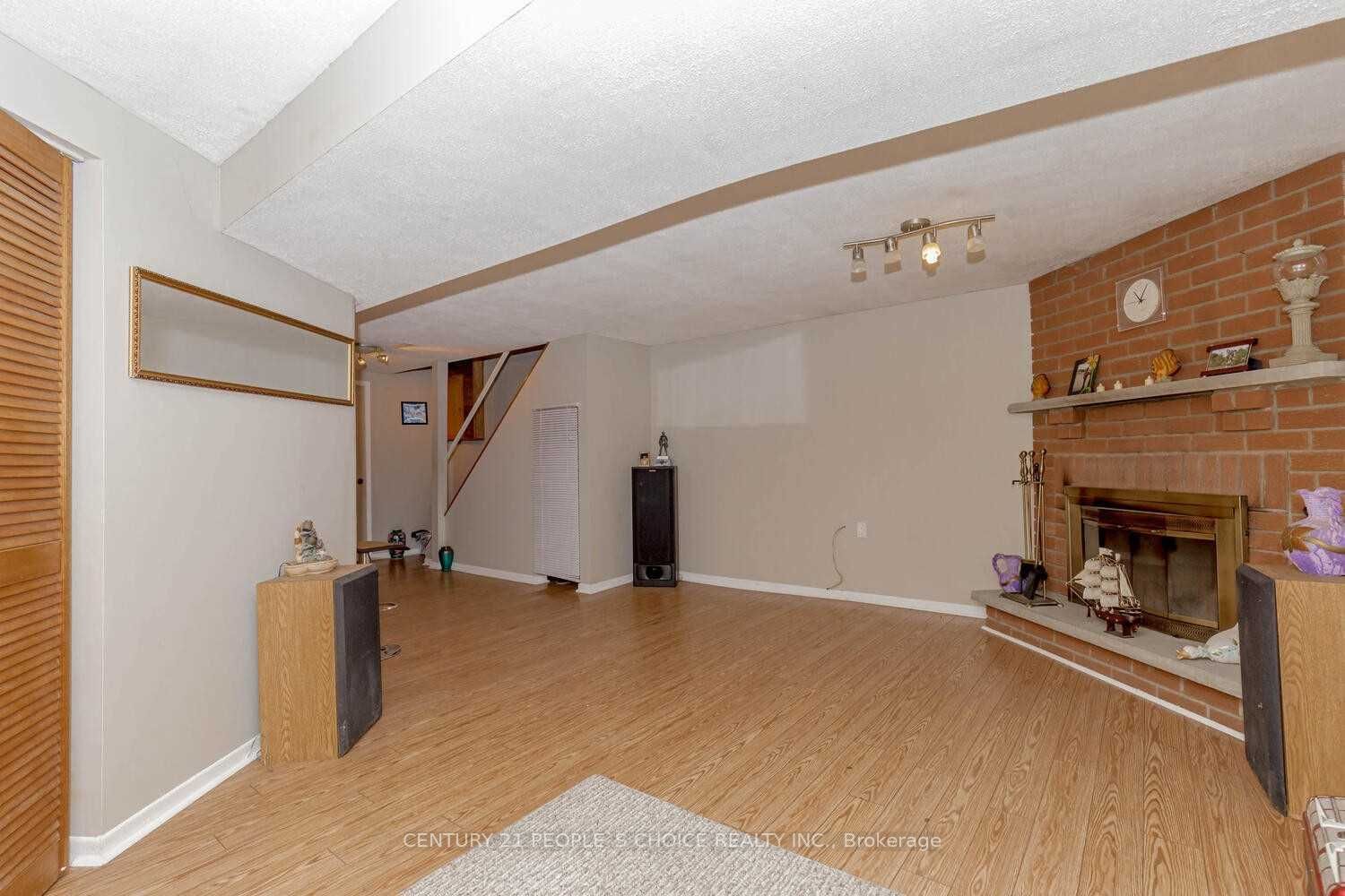 84 Stephensen Crt