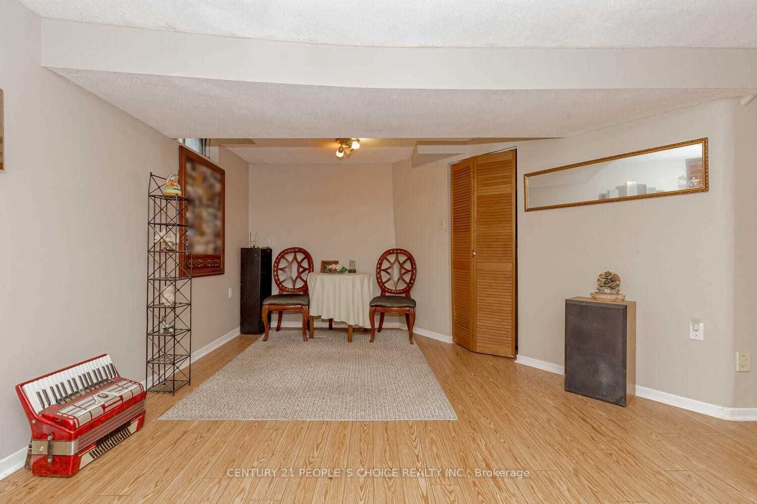 84 Stephensen Crt