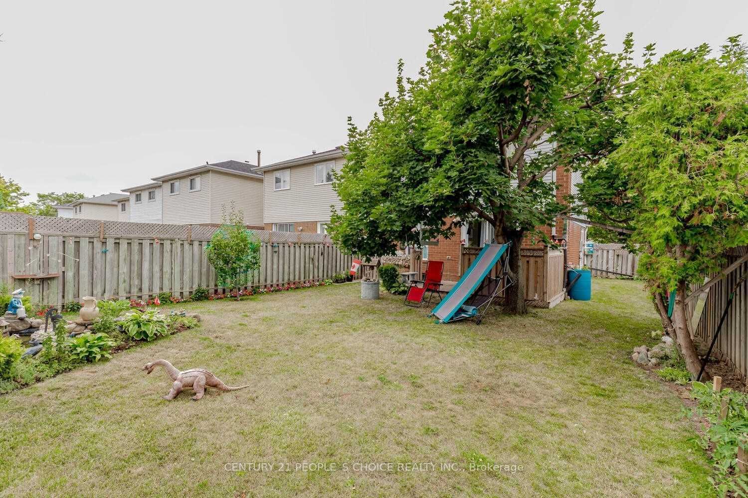 84 Stephensen Crt