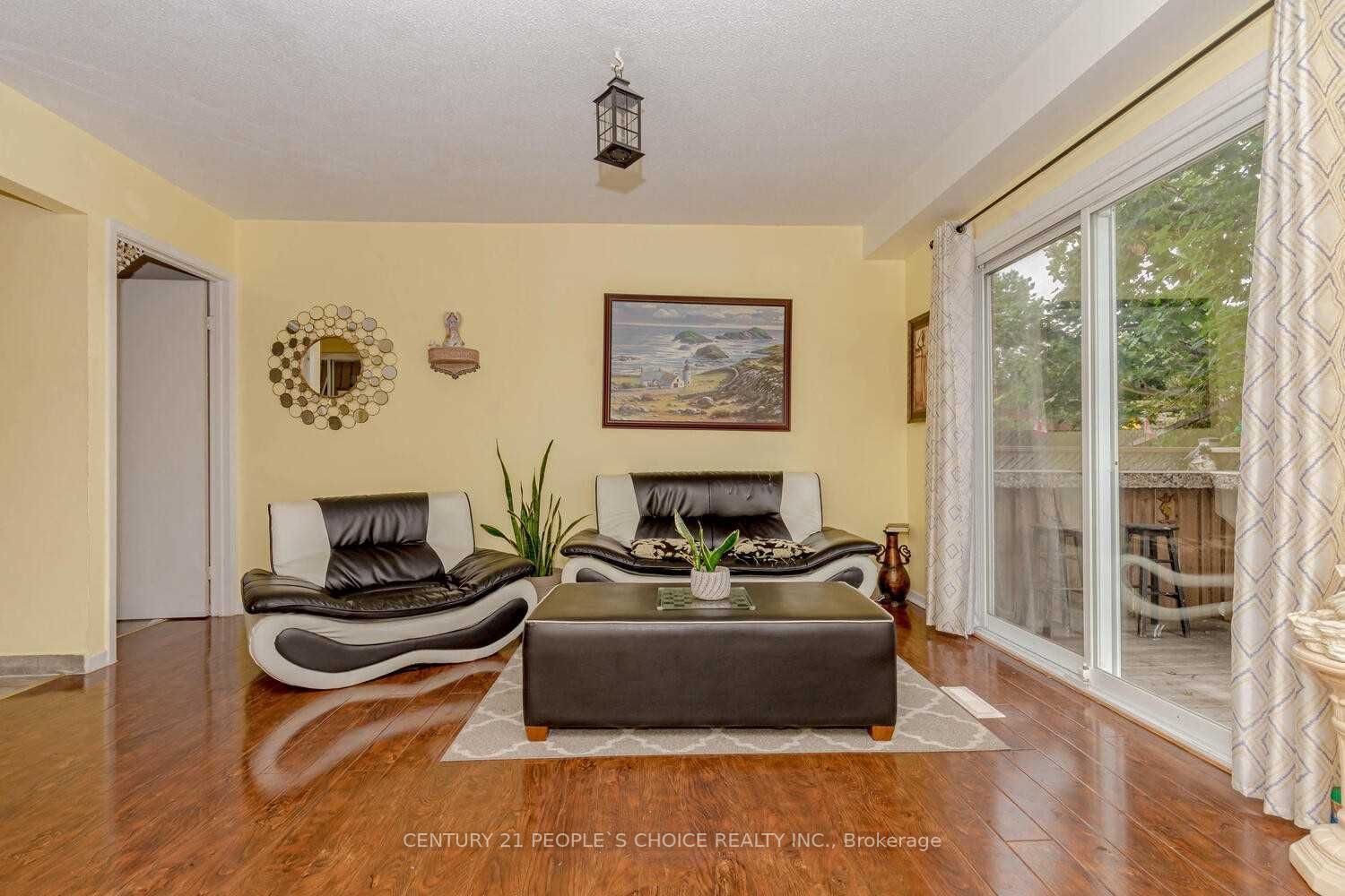 84 Stephensen Crt