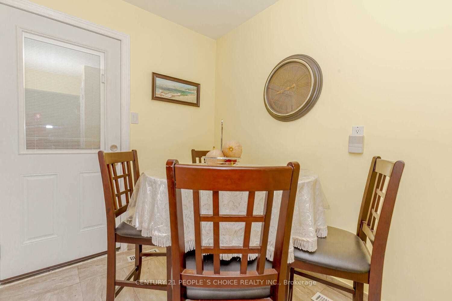 84 Stephensen Crt