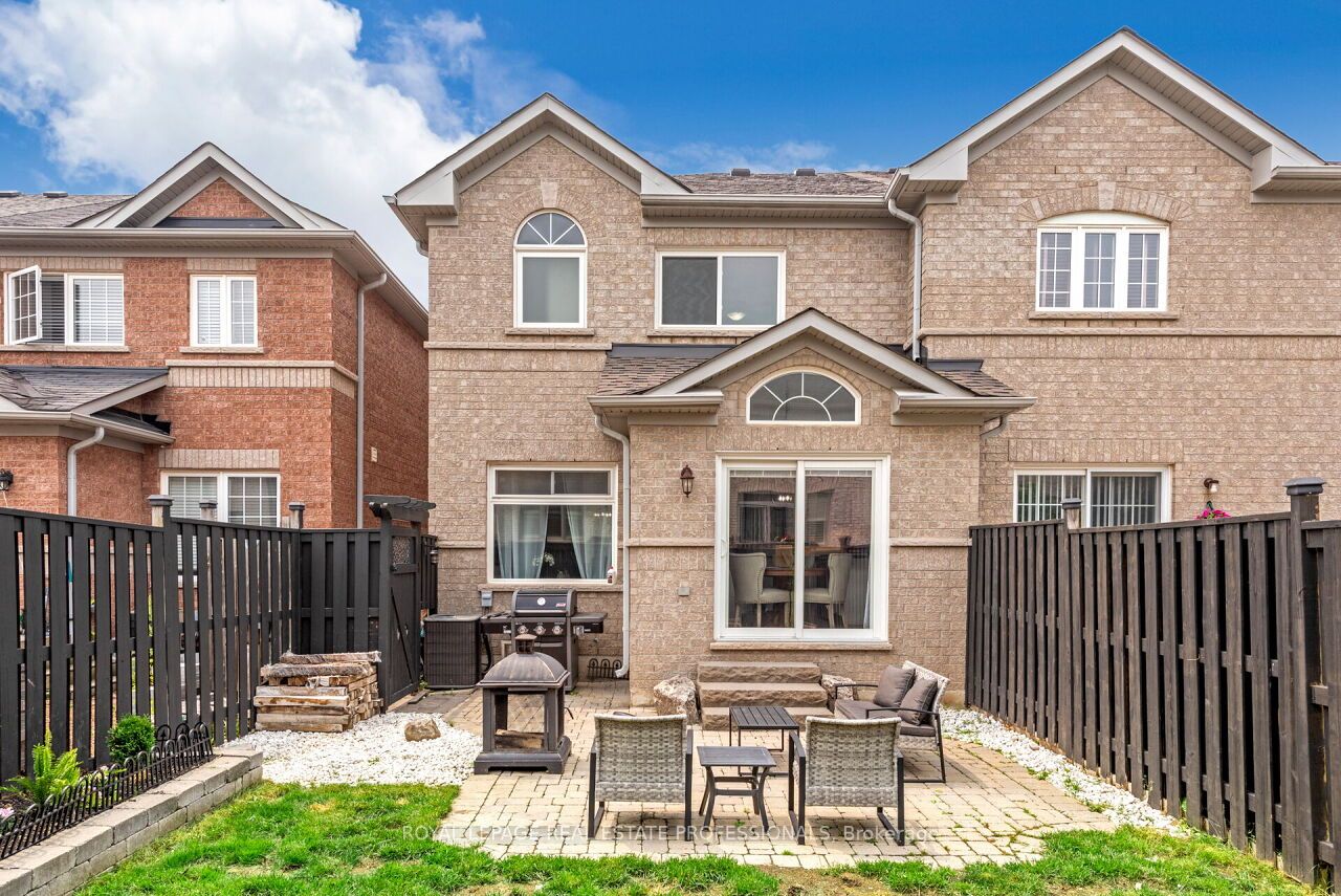 29 Woodcote Cres