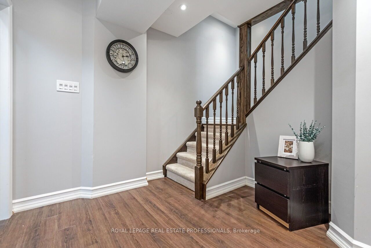 29 Woodcote Cres