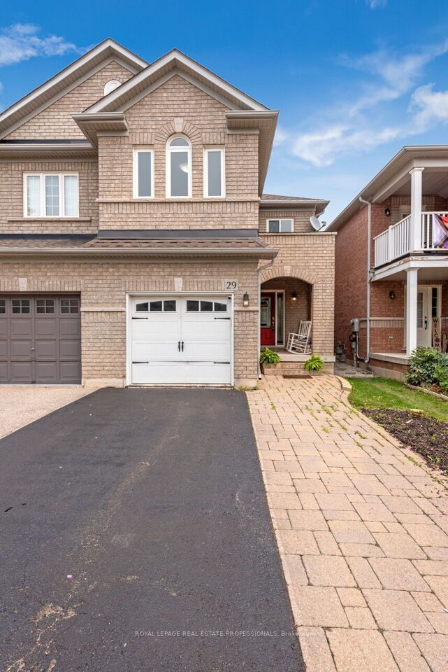 29 Woodcote Cres