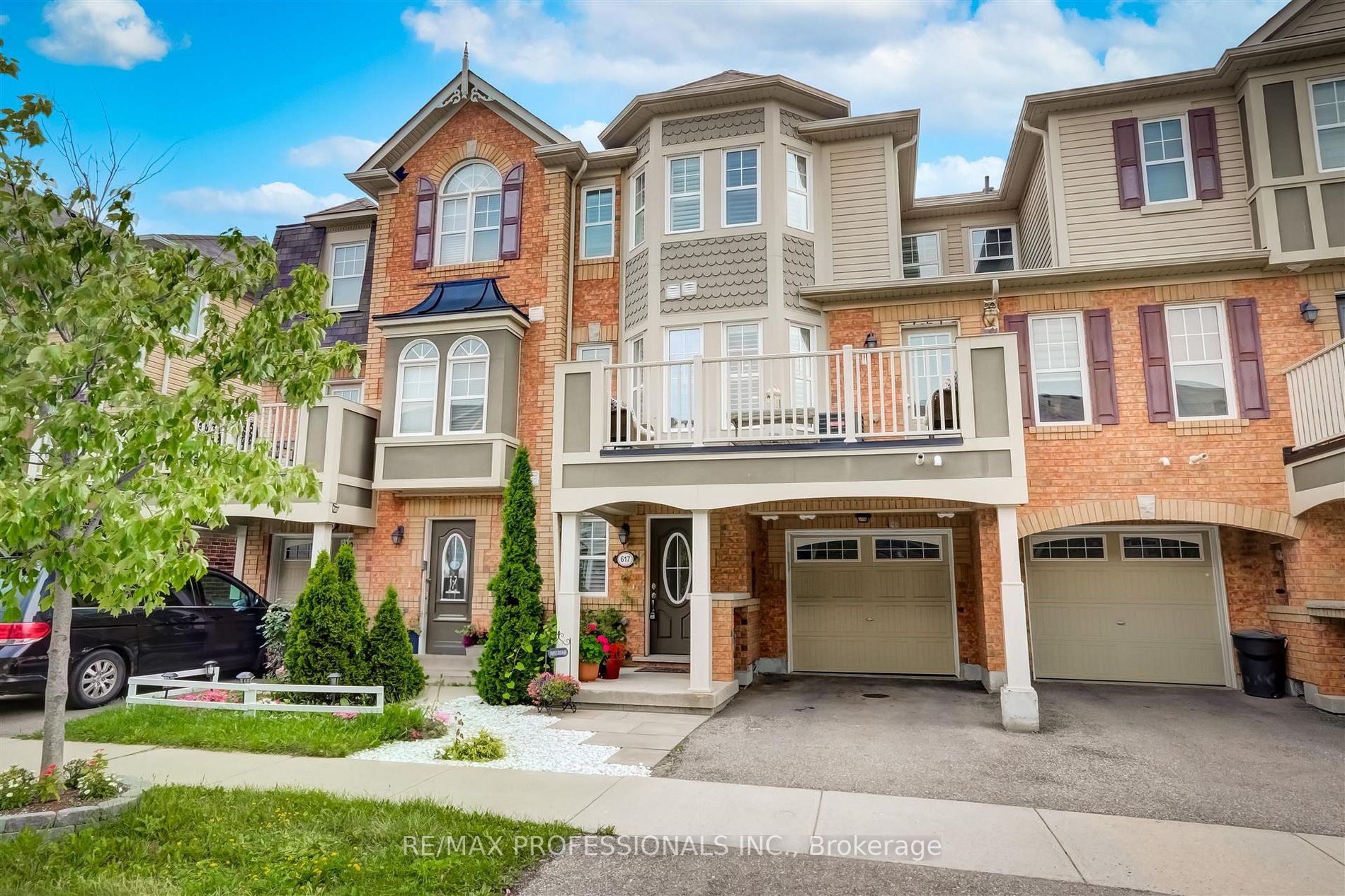 617 Attenborough Terrace