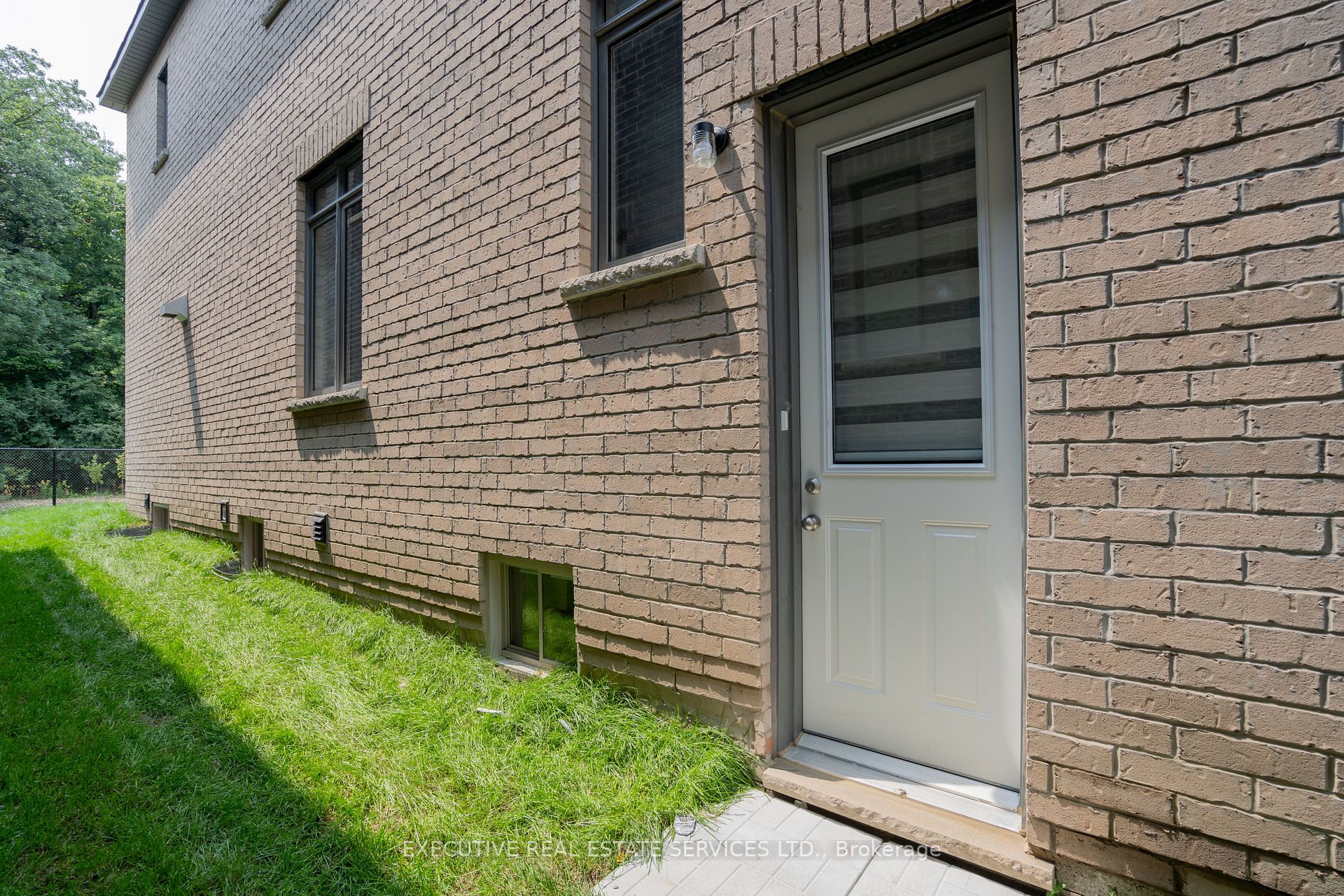 158 Petch Ave