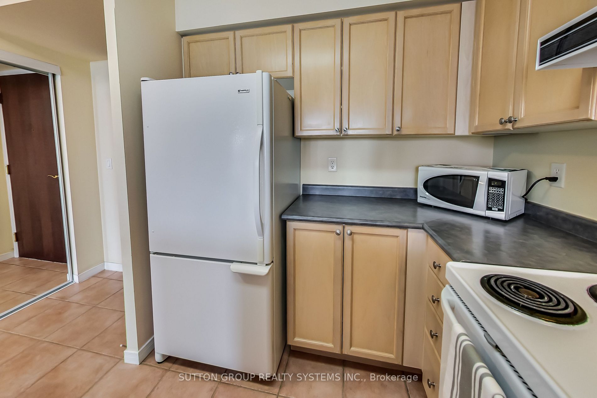 2585 Erin Centre Blvd, #1105