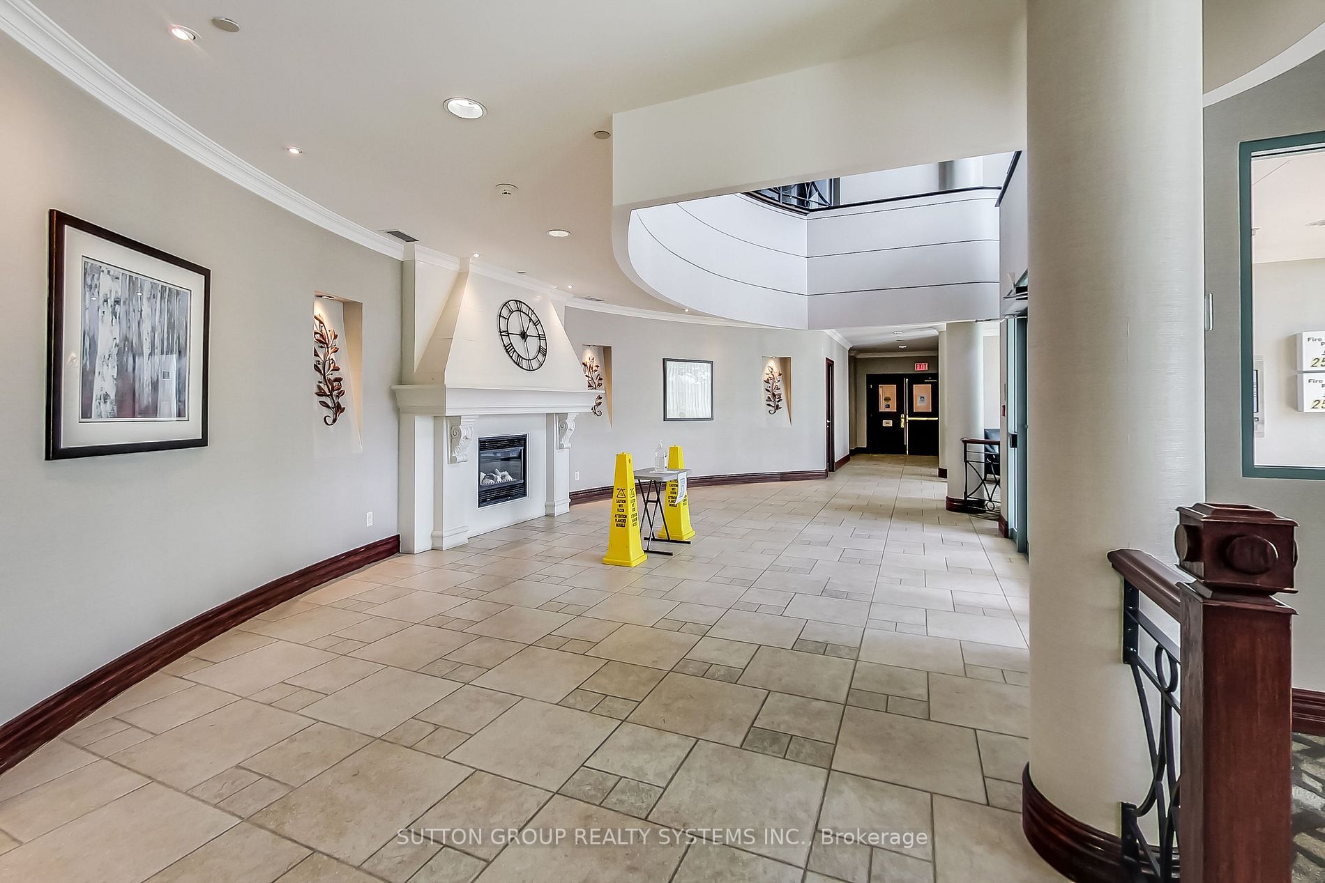 2585 Erin Centre Blvd, #1105