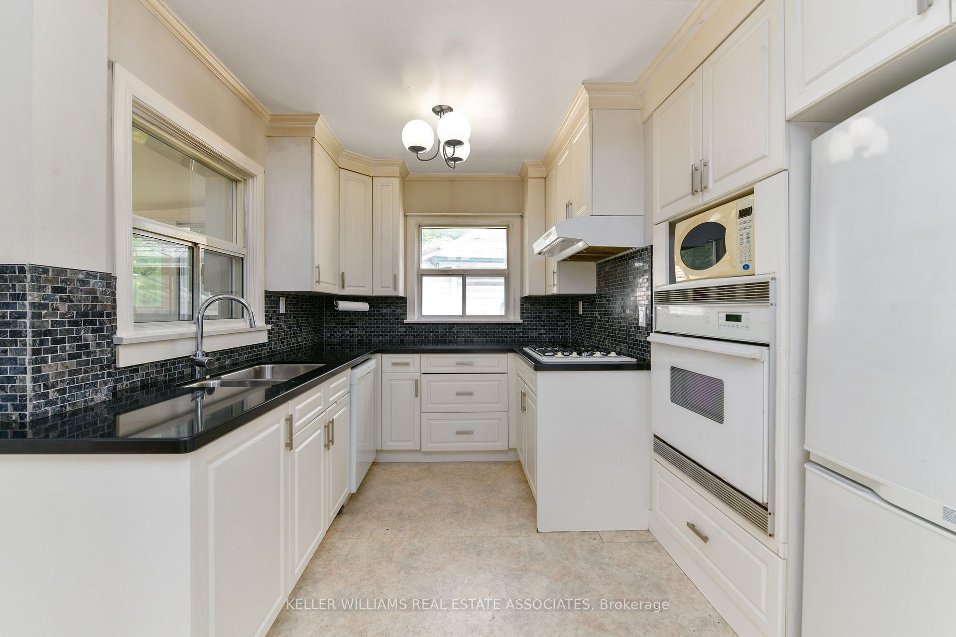 10 Ansell Avenue