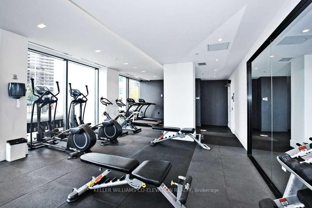10 De Boers Dr, #601